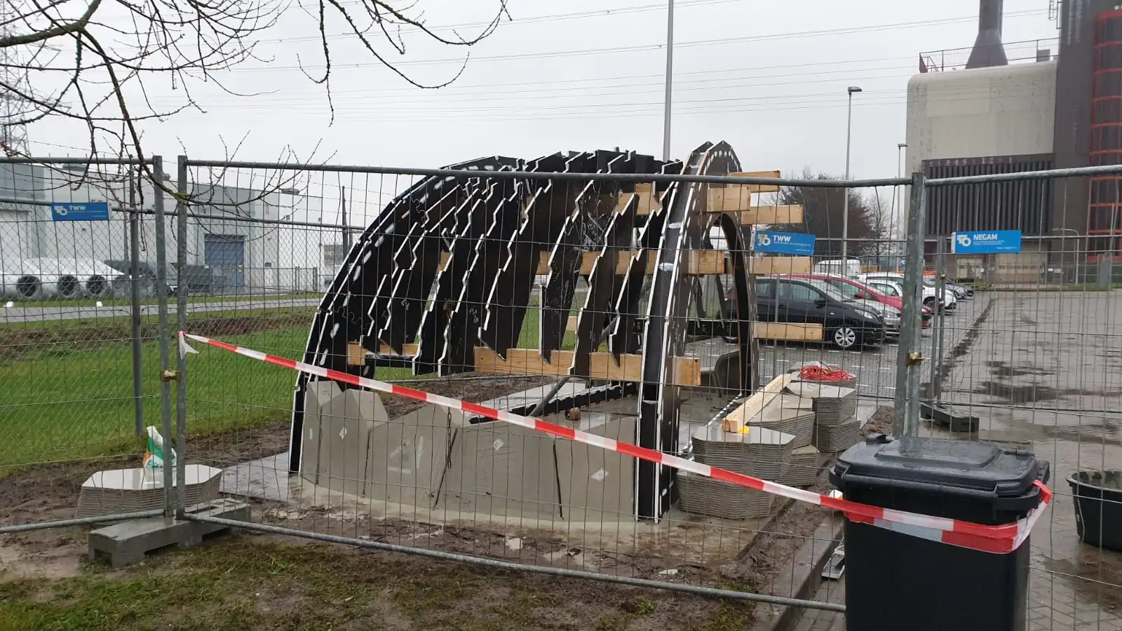 CNC-milled formwork supporting the dome during construction